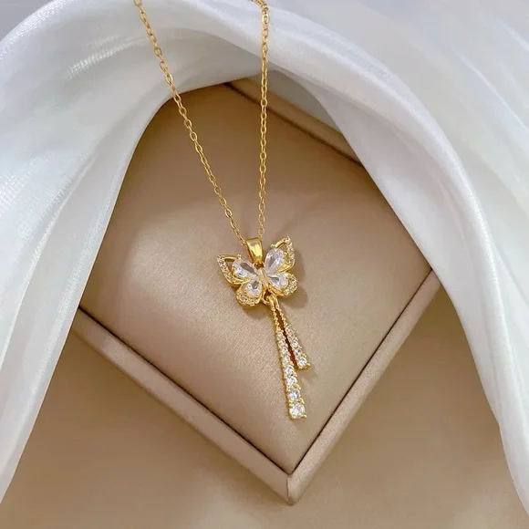 3/$40 NWT Zirconia Butterfly 🦋 Pendant Necklace - Picture 1 of 4